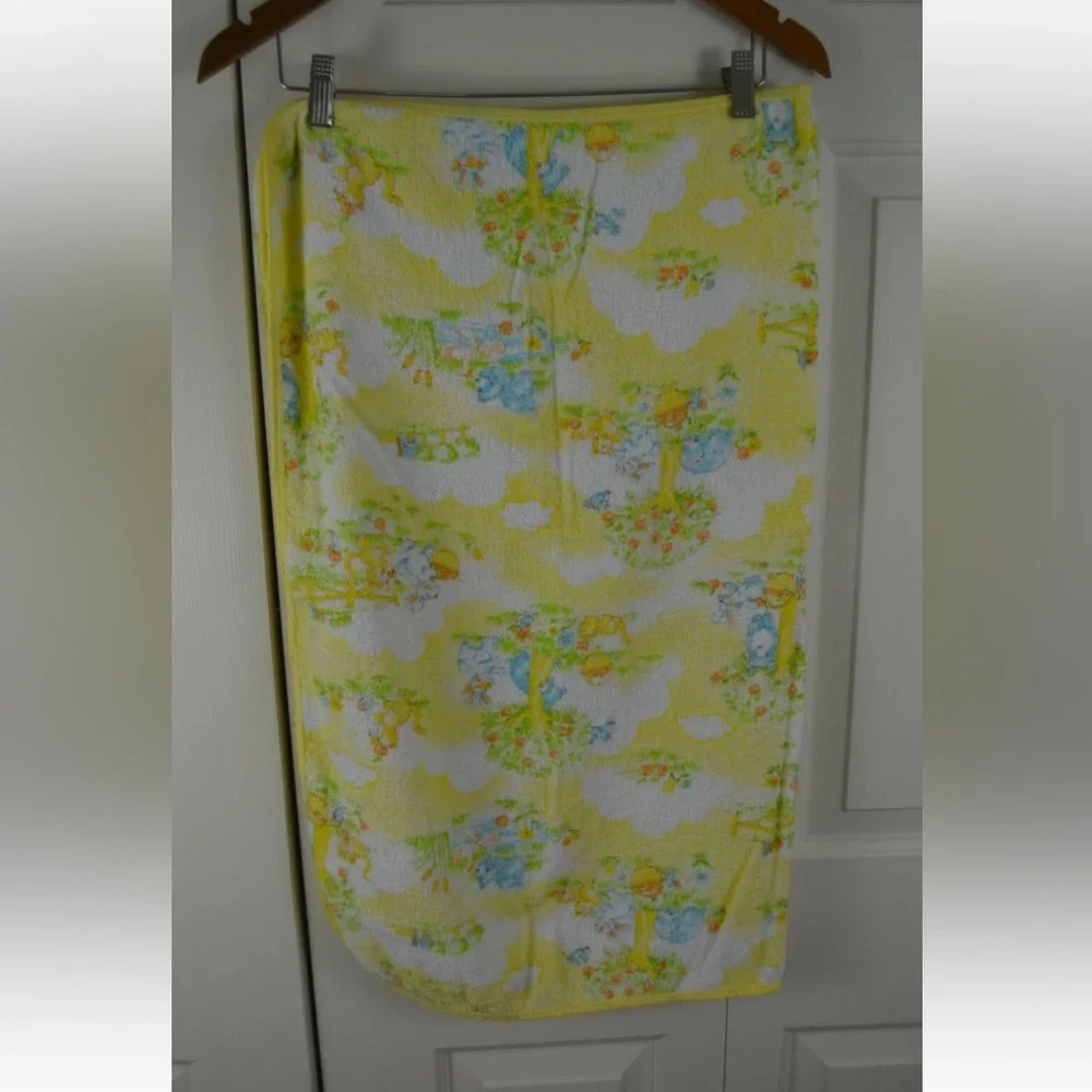 Vintage Dundee Hooded Baby Bath Towel Yellow White Blue Bear Rabbit Tree